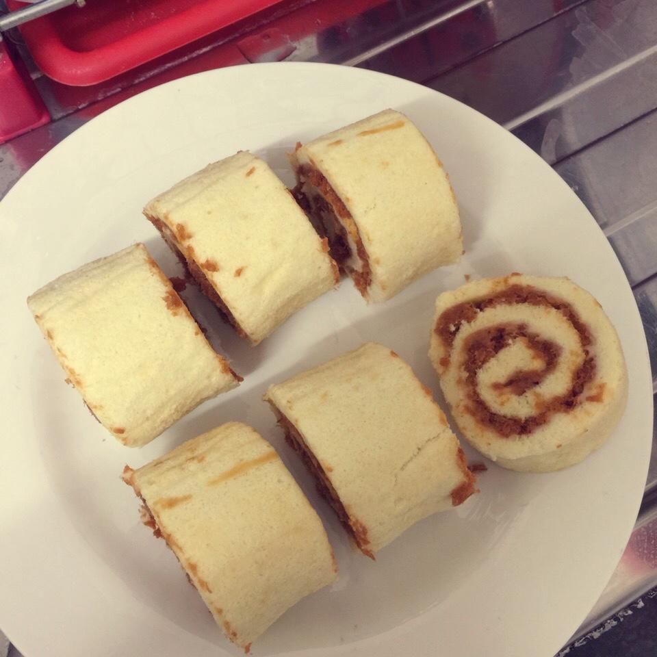 肉松戚风蛋糕卷