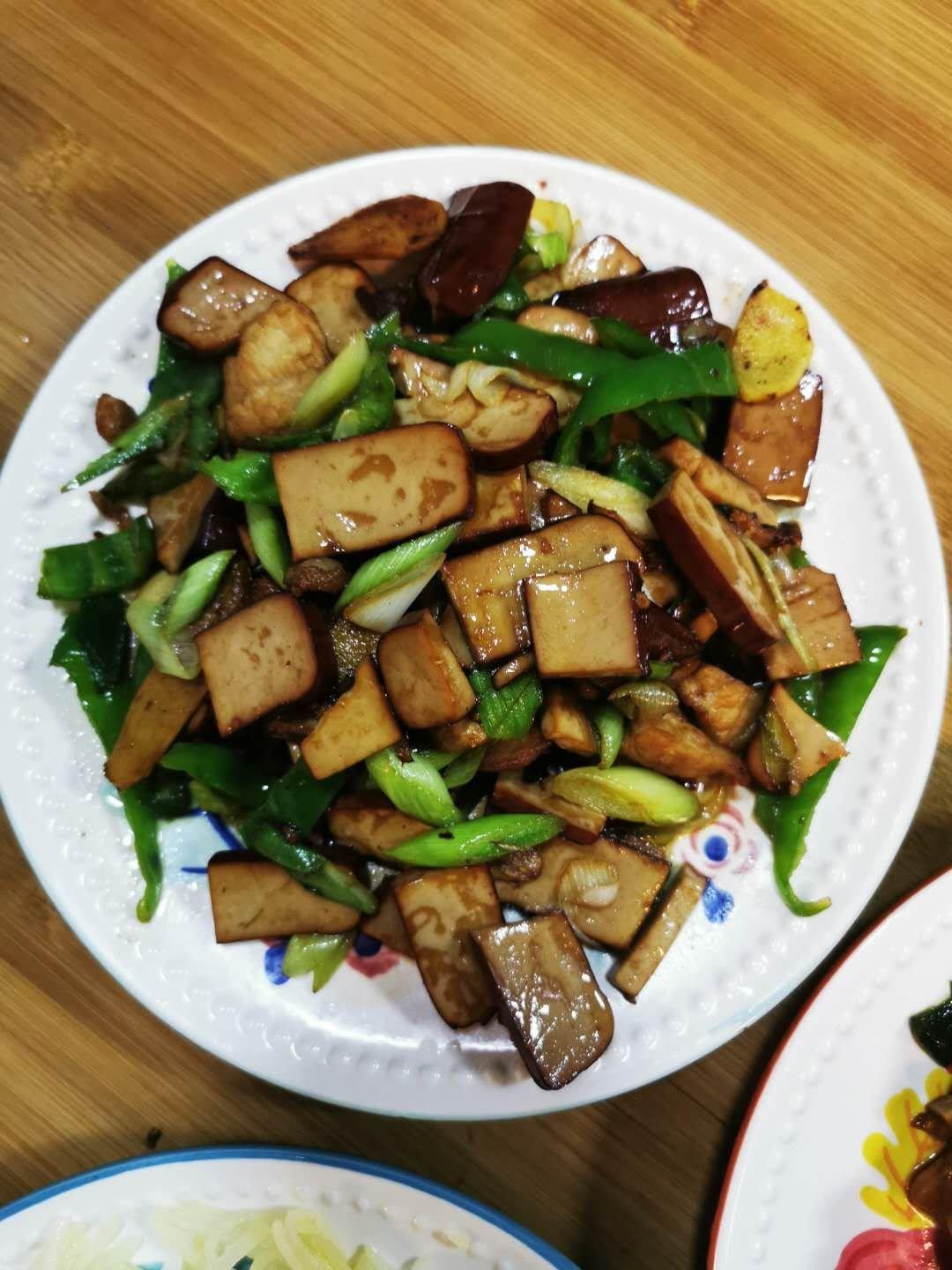 家常快手小炒蒜苗鸡蛋干