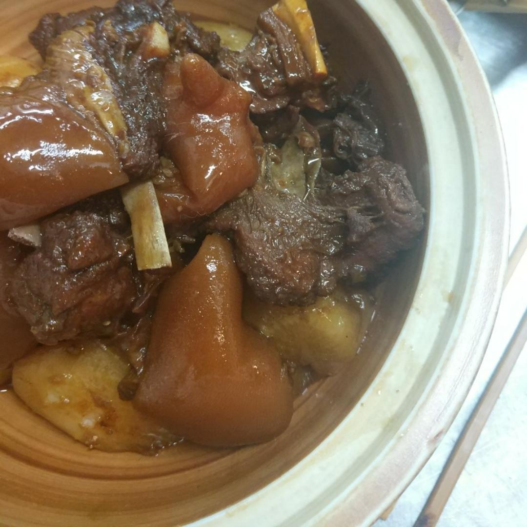 红烧羊肉煲