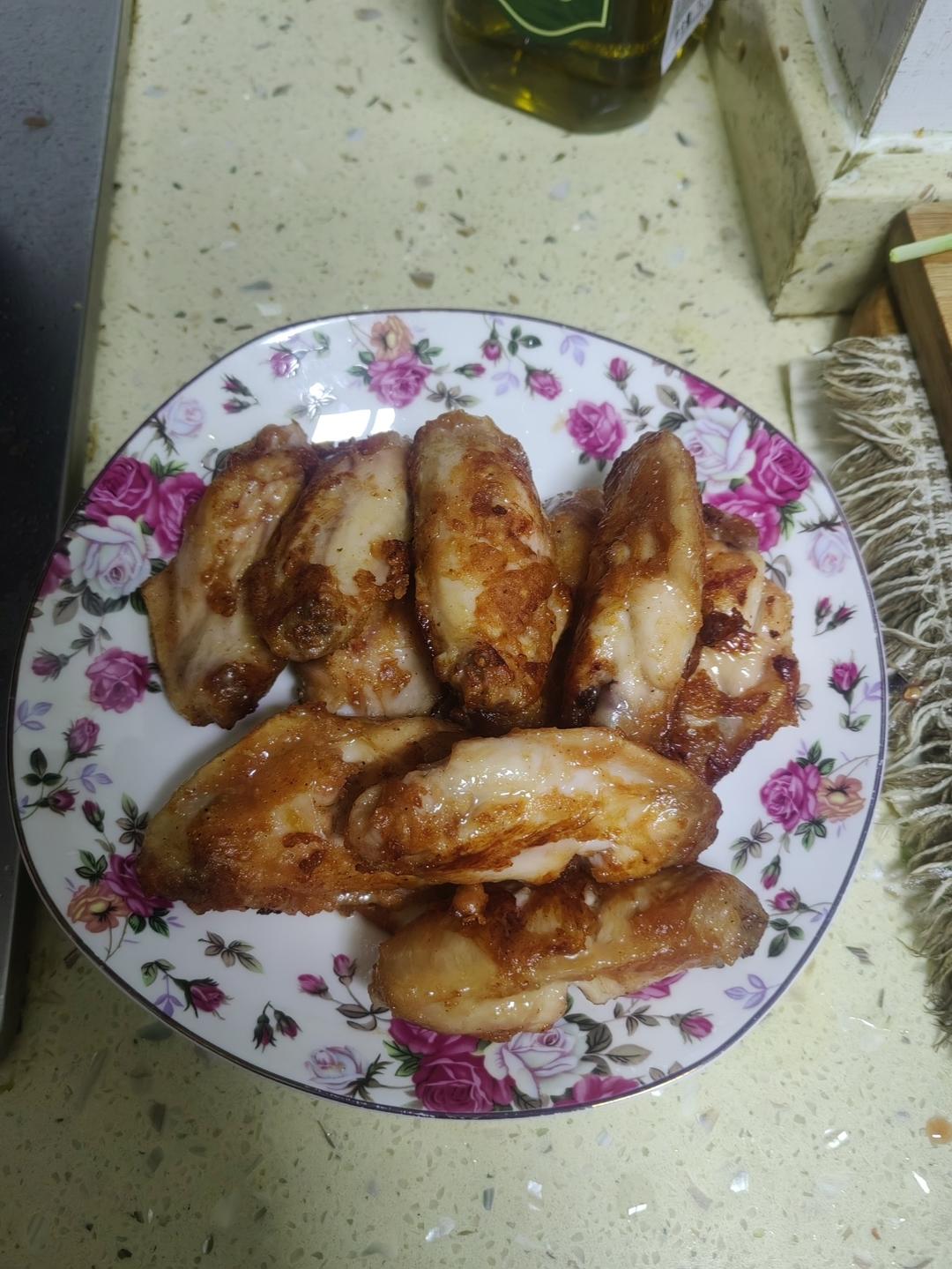 美味的香煎鸡翅