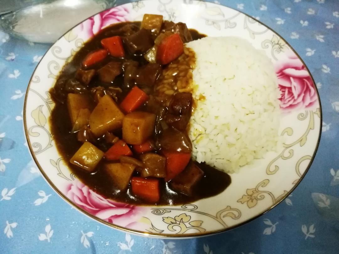 日式咖喱牛肉饭