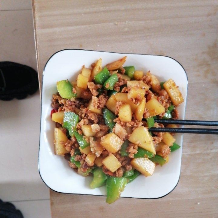 肉沫青椒土豆丁