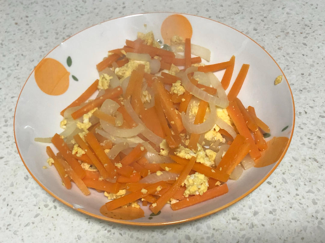 胡萝卜洋葱炒鸡蛋