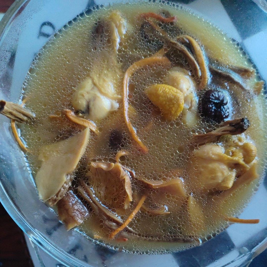 菌菇鸡腿汤（懒人版）