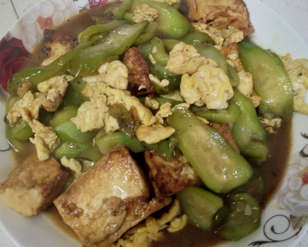 丝瓜豆腐炒鸡蛋