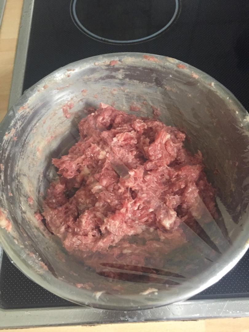 论肉馅的拌制方法