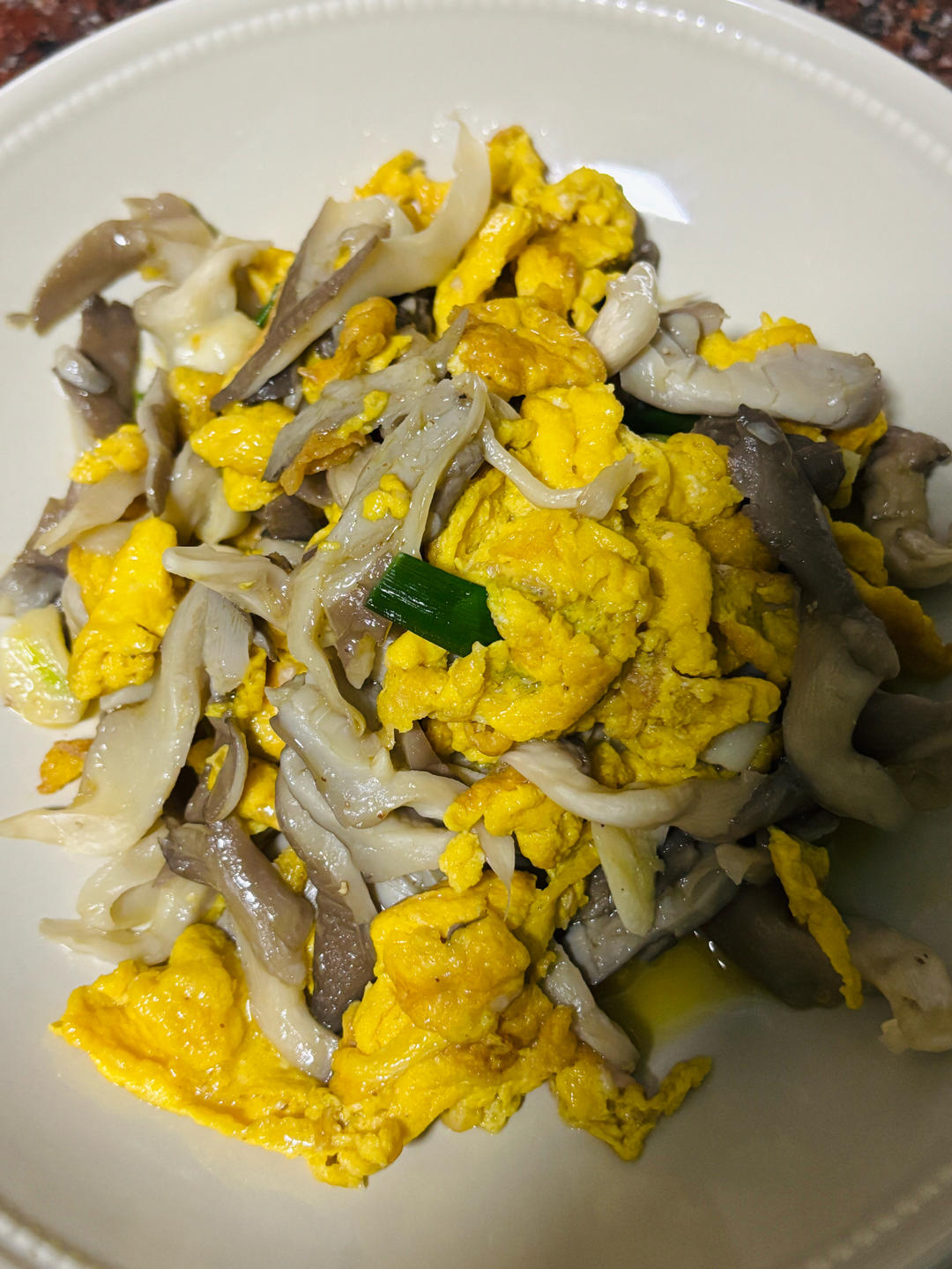 蘑菇炒鸡蛋	平菇这样炒，鲜美无比巨好吃