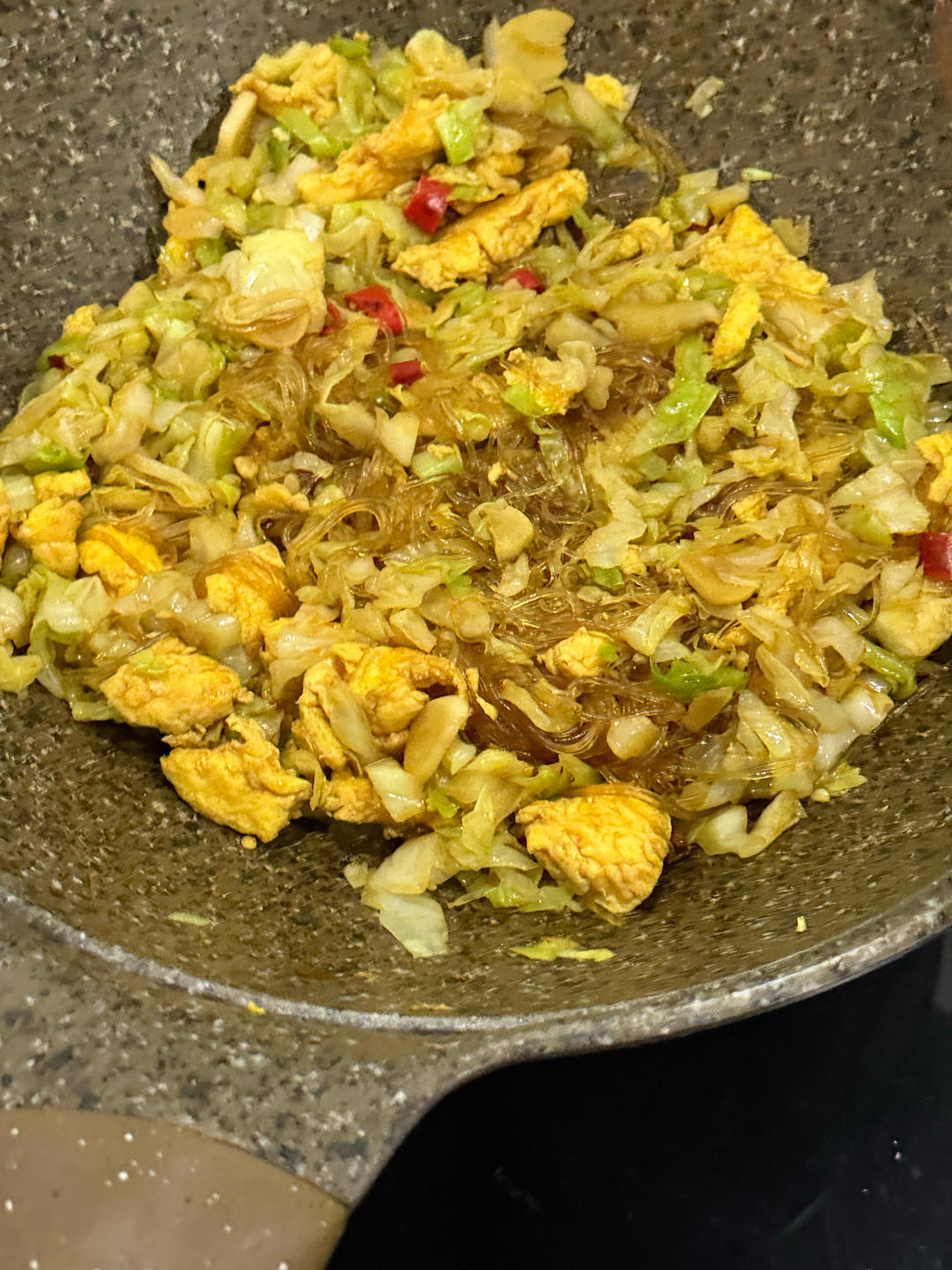 最近爱吃粉丝粉条～包菜炒粉丝