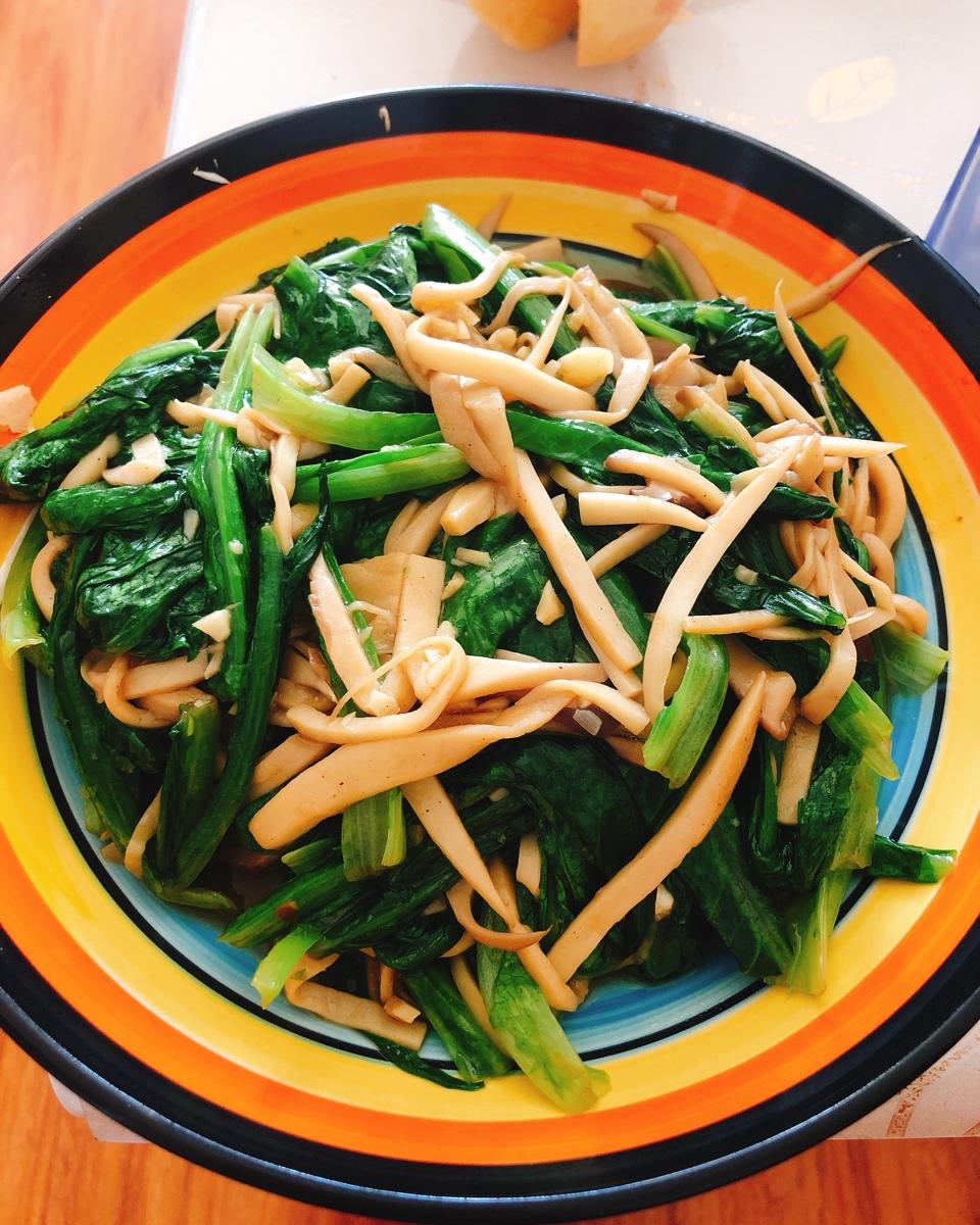 蚝油香菇油麦菜