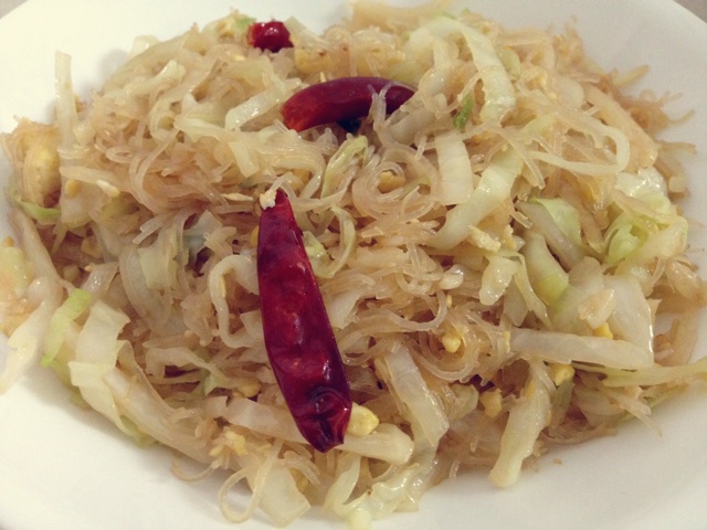 包菜粉丝炒鸡蛋