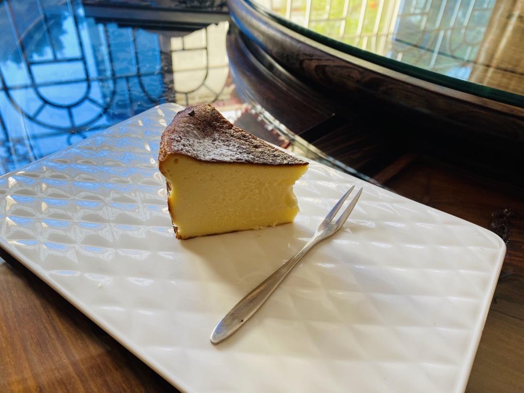 “烧伤”的奶酪蛋糕Burnt cheese cake