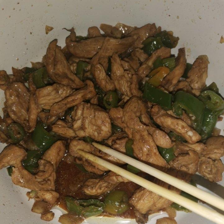 巨好吃的青椒炒鸡胸肉丝，超下饭