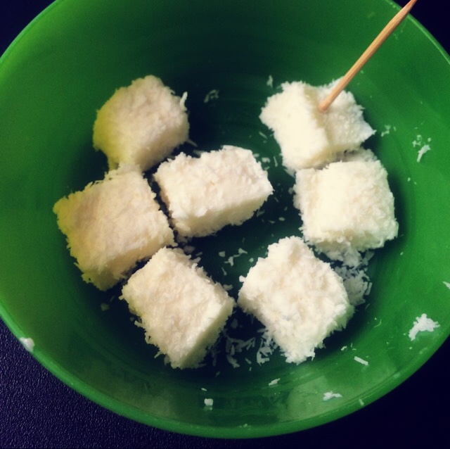 完胜85度C牛奶椰丝小方