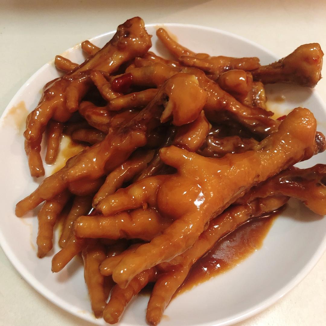 阿-哈哈哈做的好吃到手指都吃掉的卤鸡爪好吃到手指