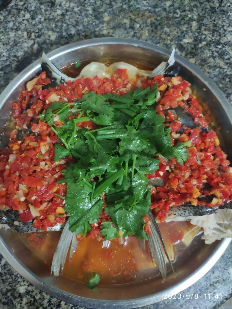 自制剁椒酱蒸鱼头＋豆腐