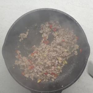 肉末炒菠菜的做法 步骤1