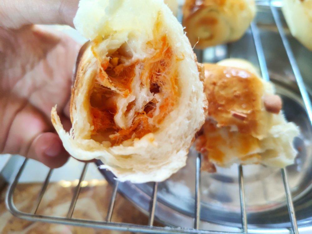 奇怪造型无敌美味的肉松小面包|ω･)و ̑̑༉