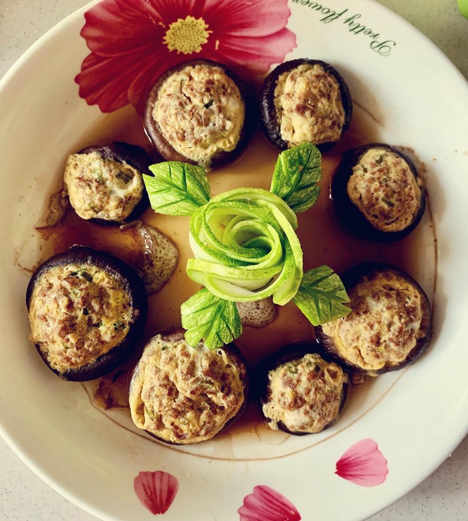 【香菇蒸鹌鹑蛋】 出奇好吃😋，是哪个天才想出来的搭配呀