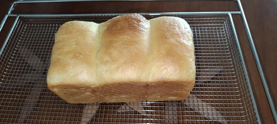 鲜奶牧场吐司制作揭秘，绵密的吐司谁不爱啊