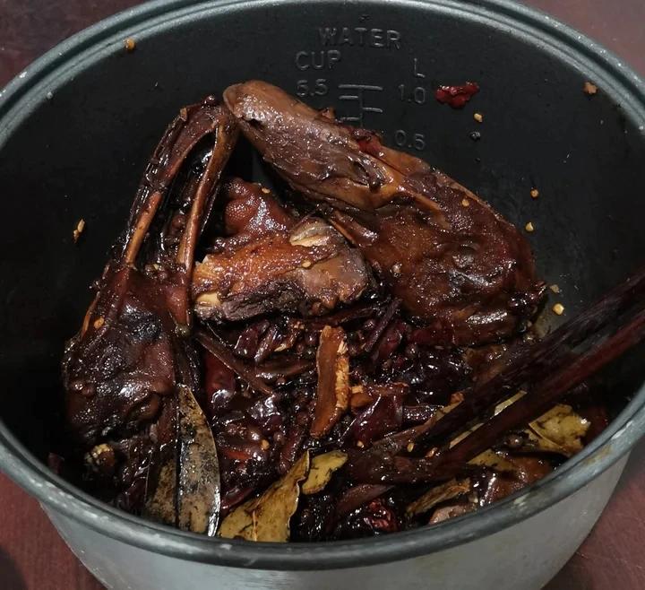 自制周黑鸭卤鸭翅鸭锁骨甜辣