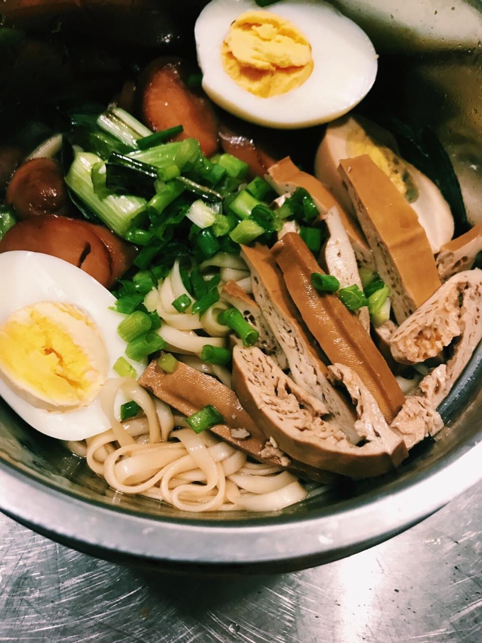 葱油拌面（快手简单，美味无敌）