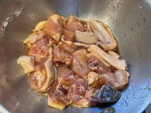 无水懒人葱姜焖鸡的做法 步骤2