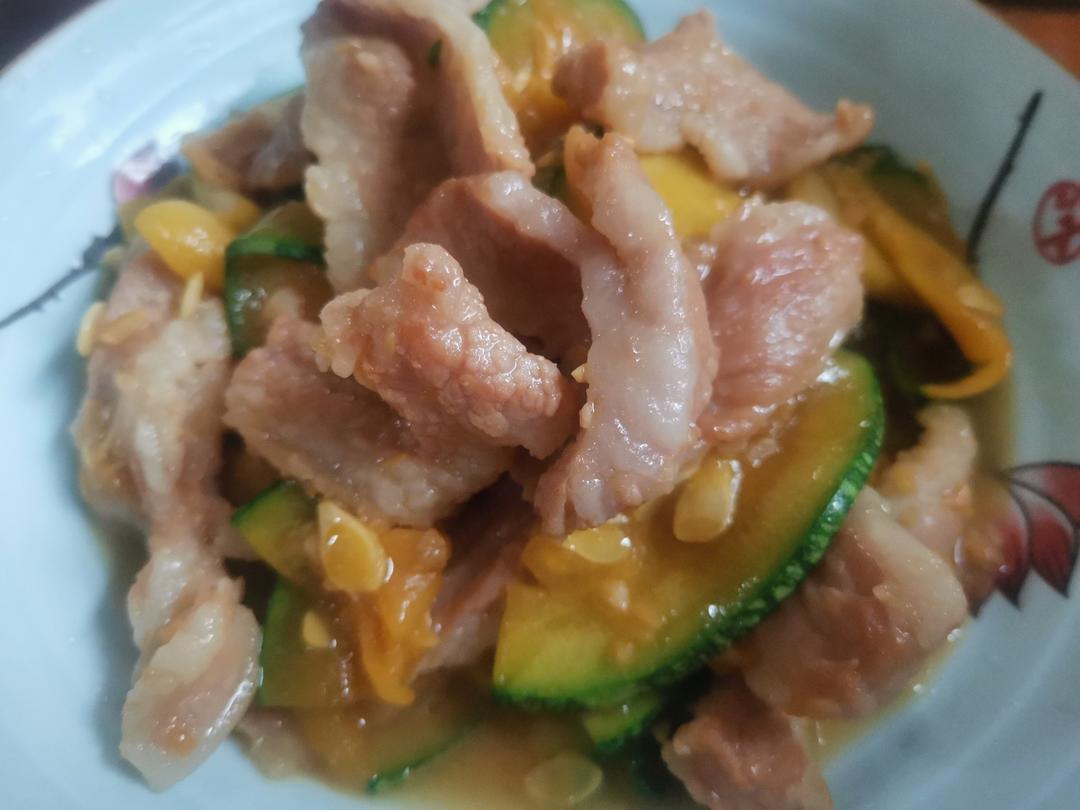 小南瓜炒五花肉