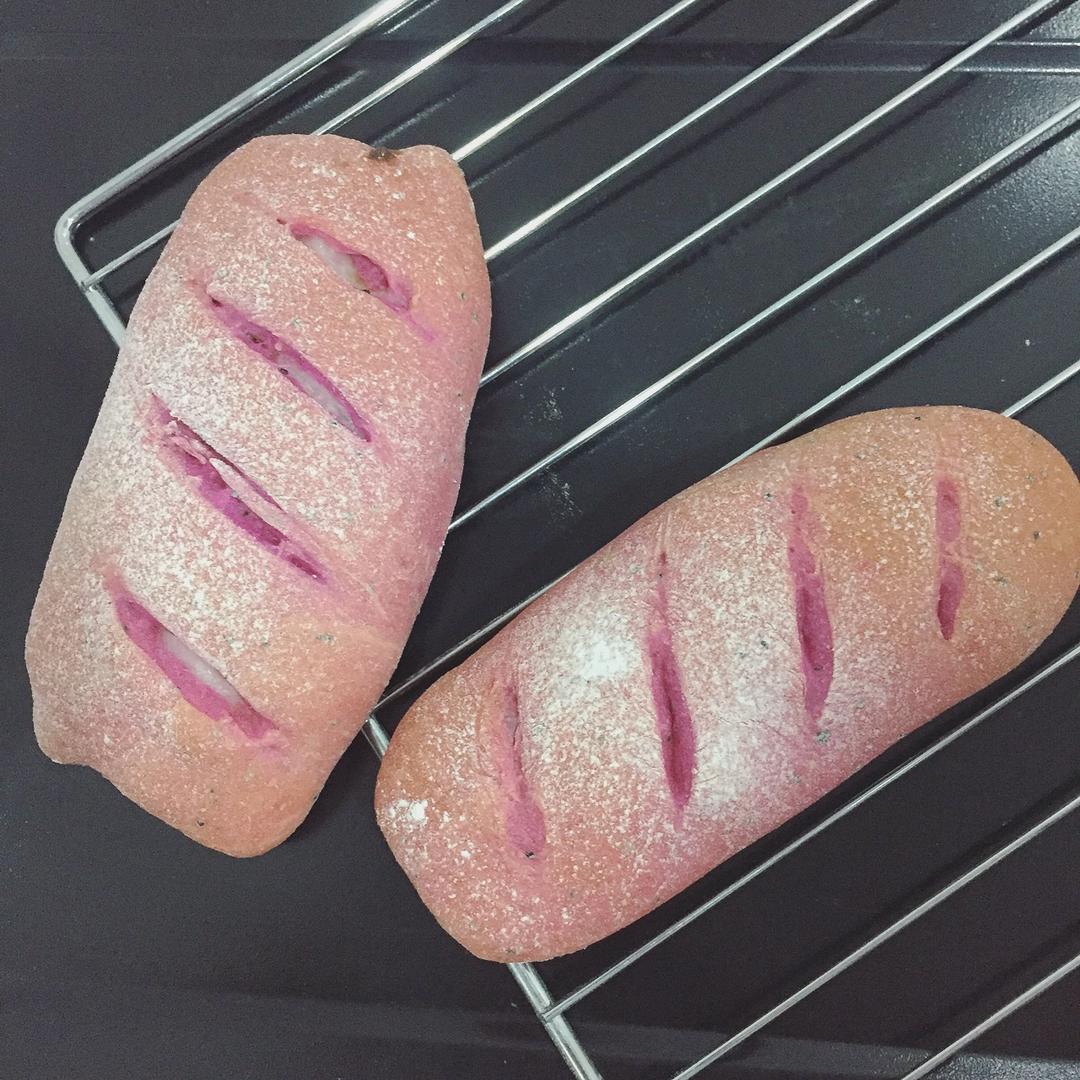 天然酵种火龙果奶酪软欧