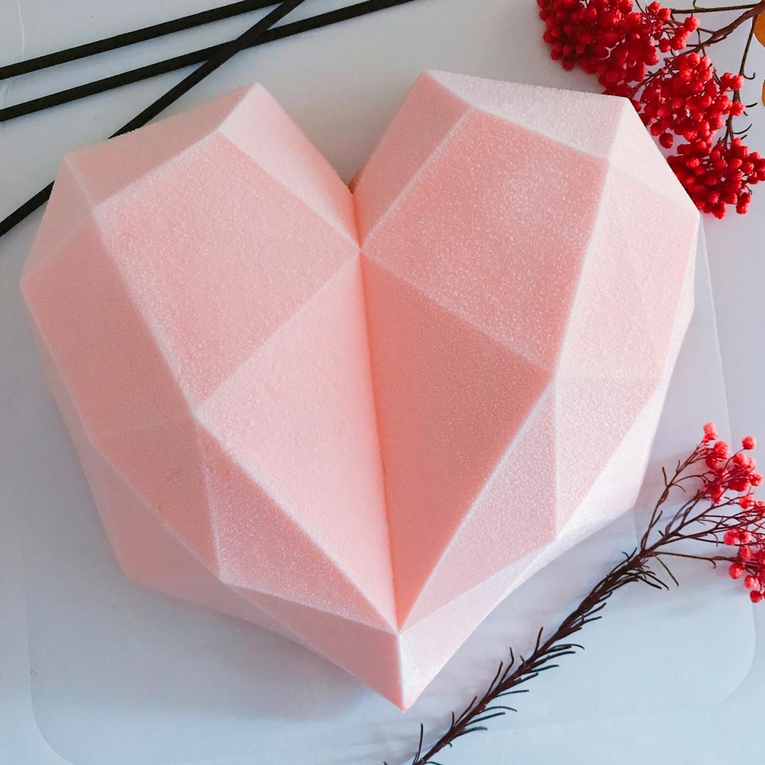 钻石心形榴莲慕斯蛋糕