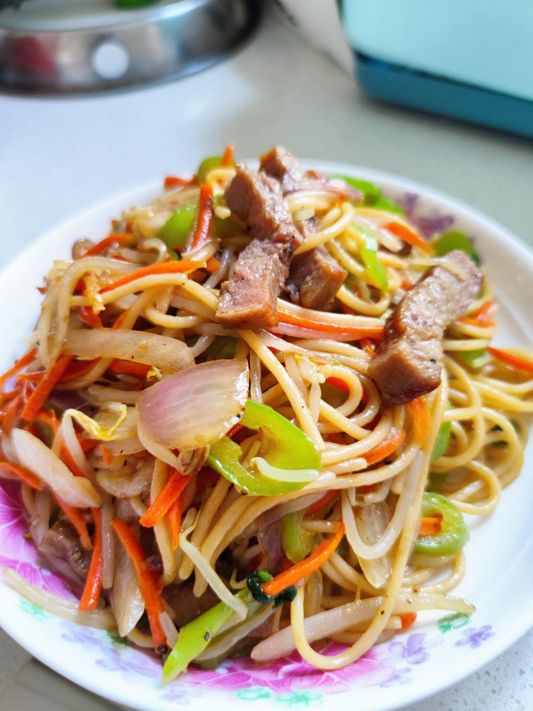 黑椒牛肉炒意大利面