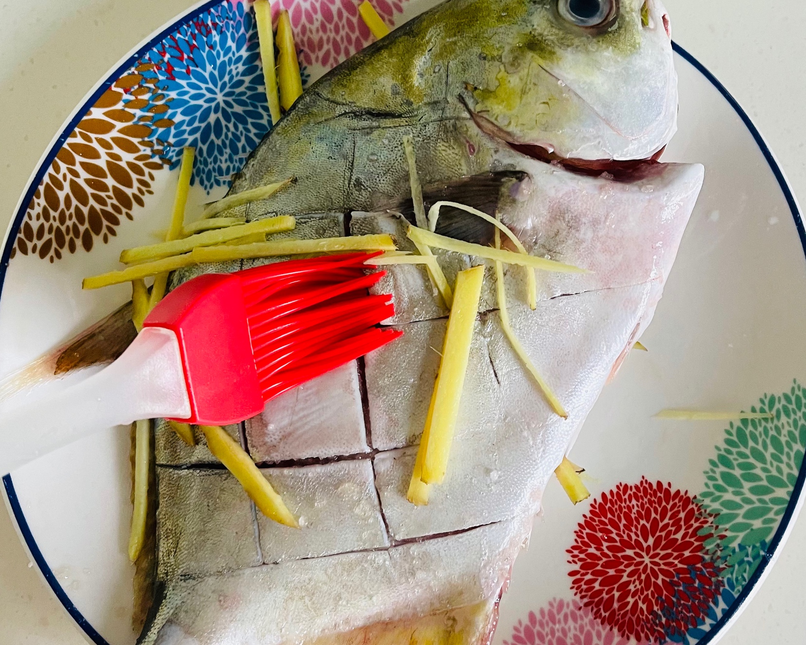烤金鲳鱼，烤鱼（空气炸锅）的做法 步骤3