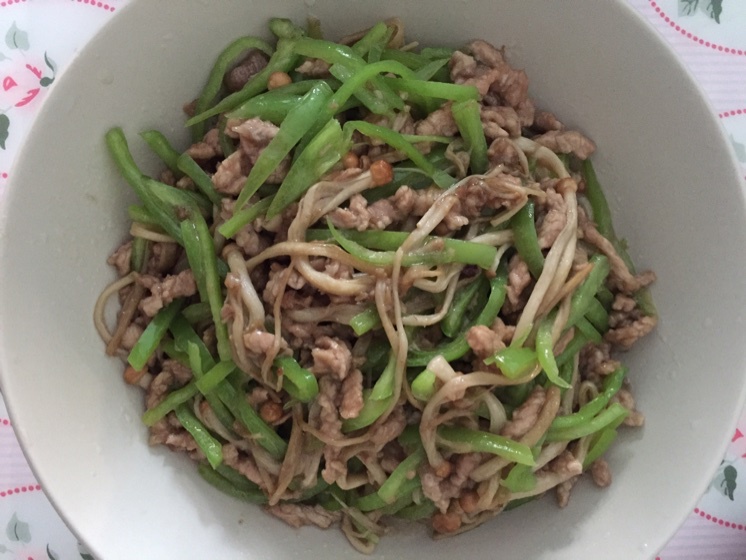 金针菇青椒肉丝