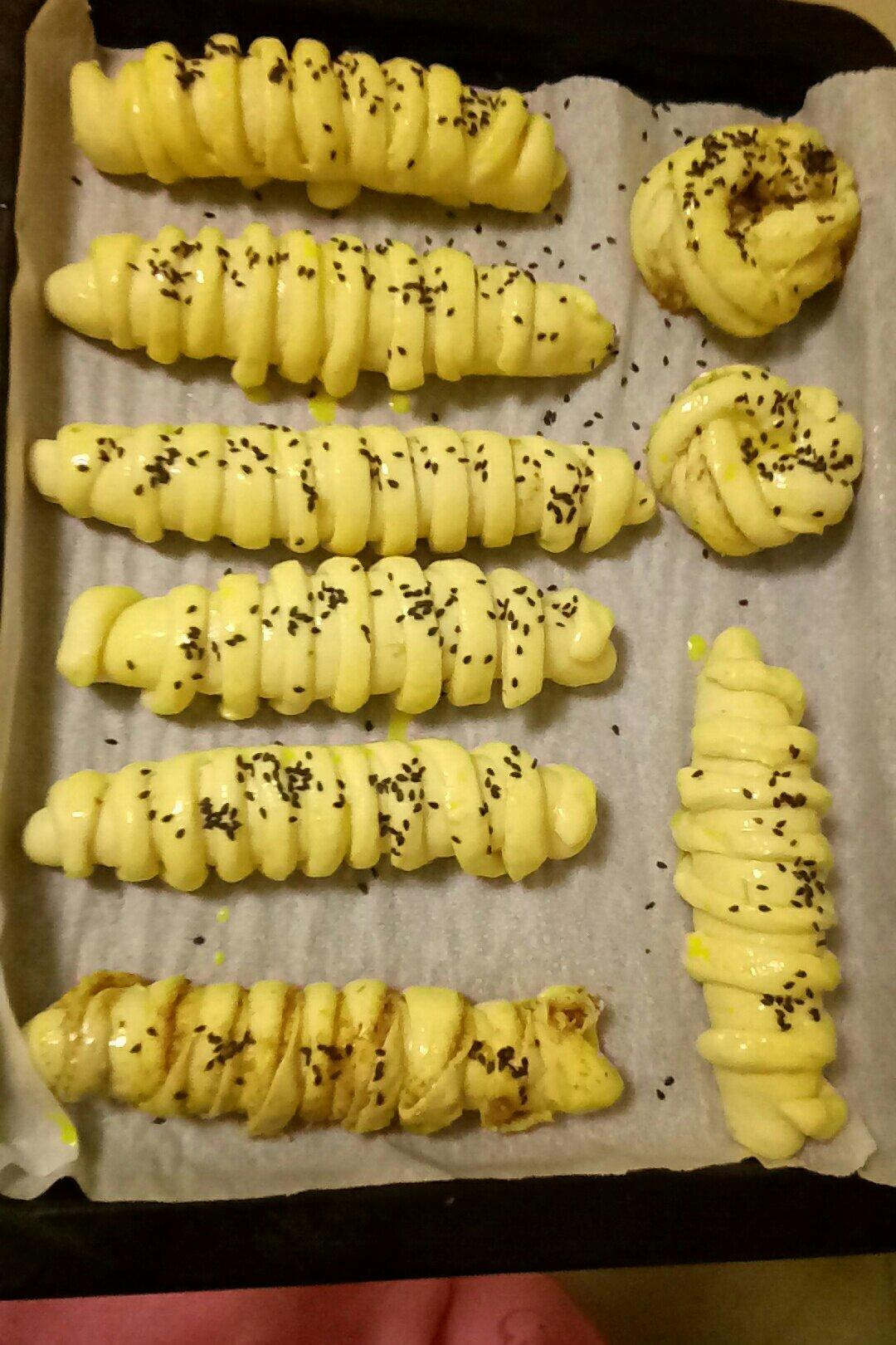 毛毛虫肉松面包
