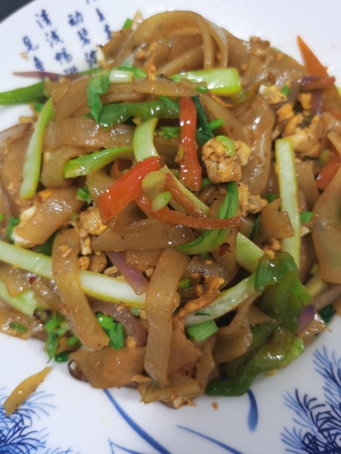 蛋炒河粉的做法