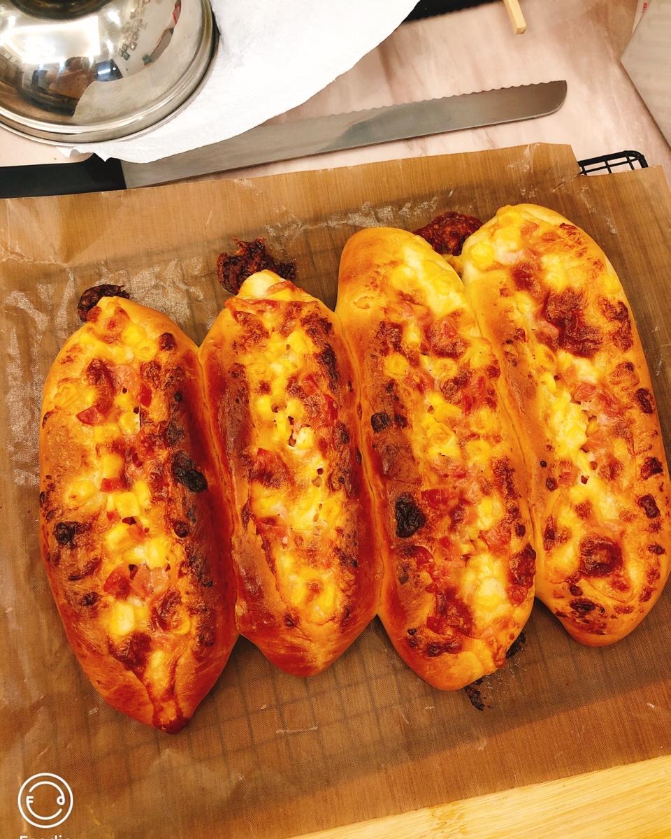 玉米火腿沙拉面包