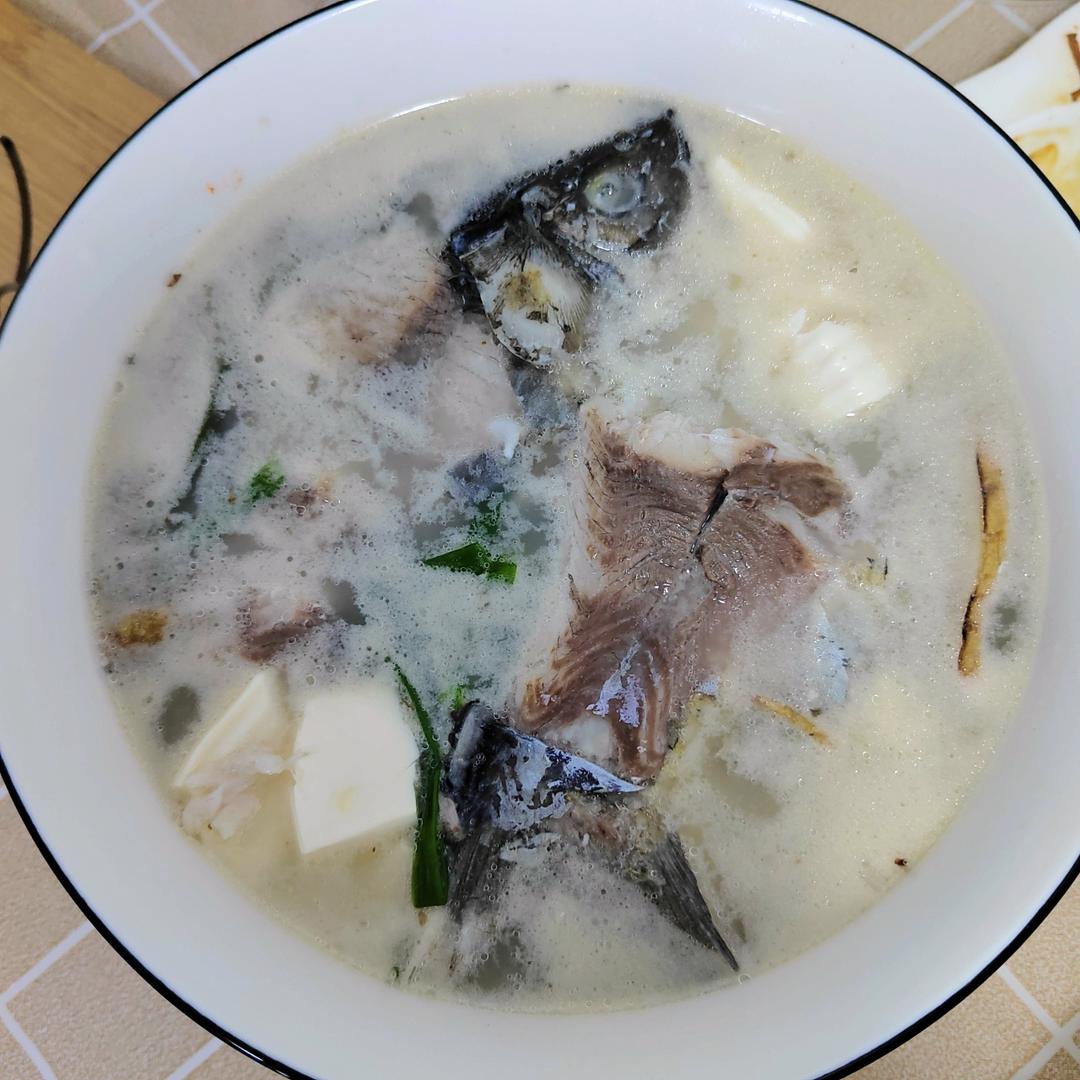 鲫鱼豆腐汤