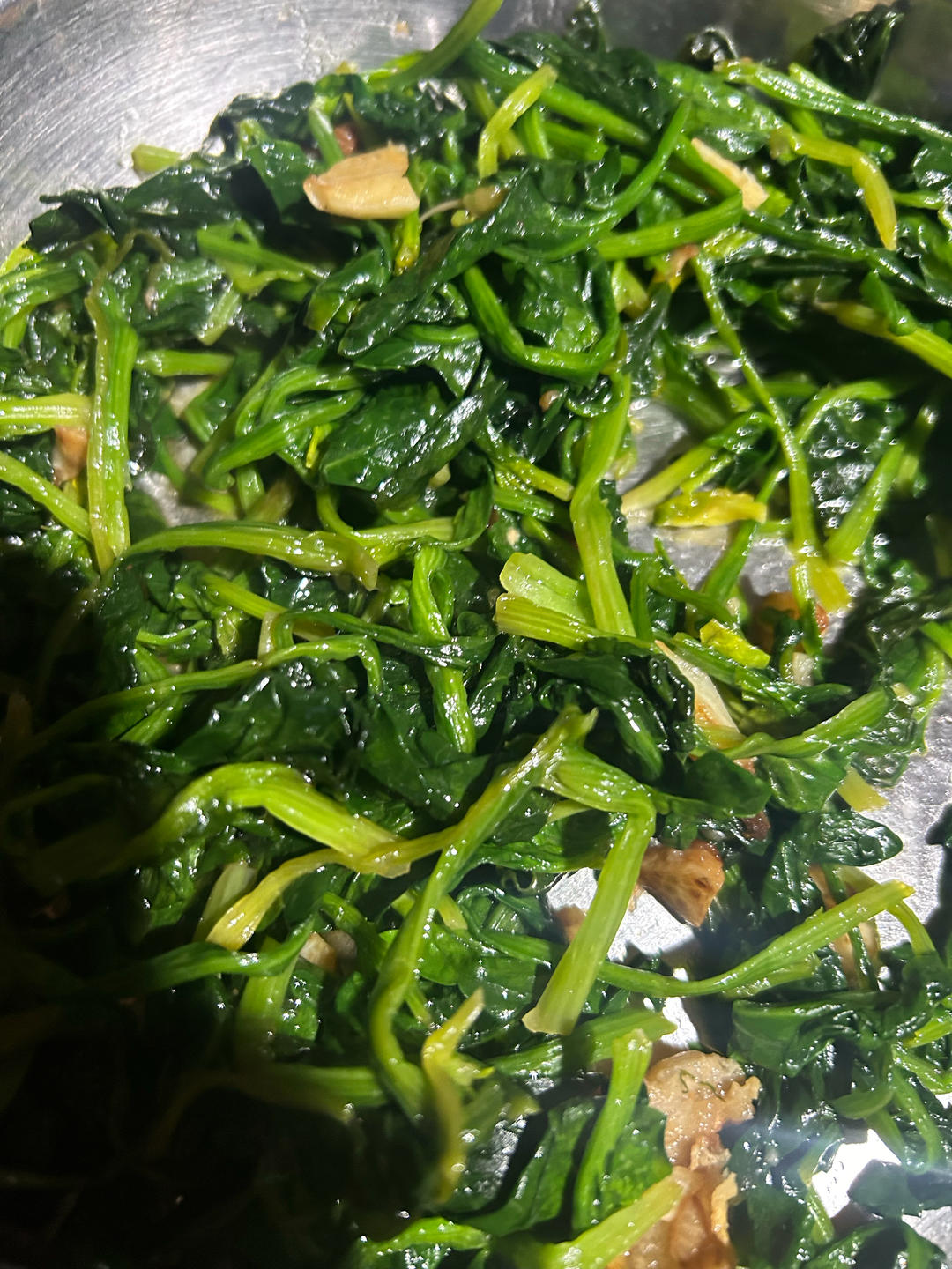 不涩口又嫩的清炒菠菜
