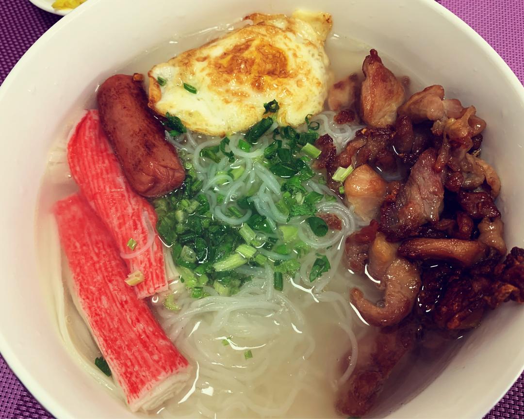 销魂鸡腿肉汤米粉的做法