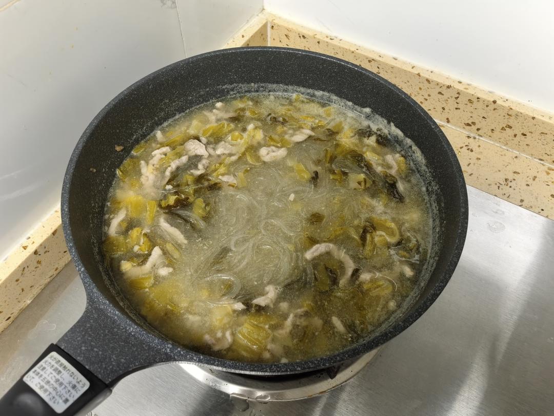 我妈做了十几年的酸菜肉丝粉，不好吃算我输🤣！！