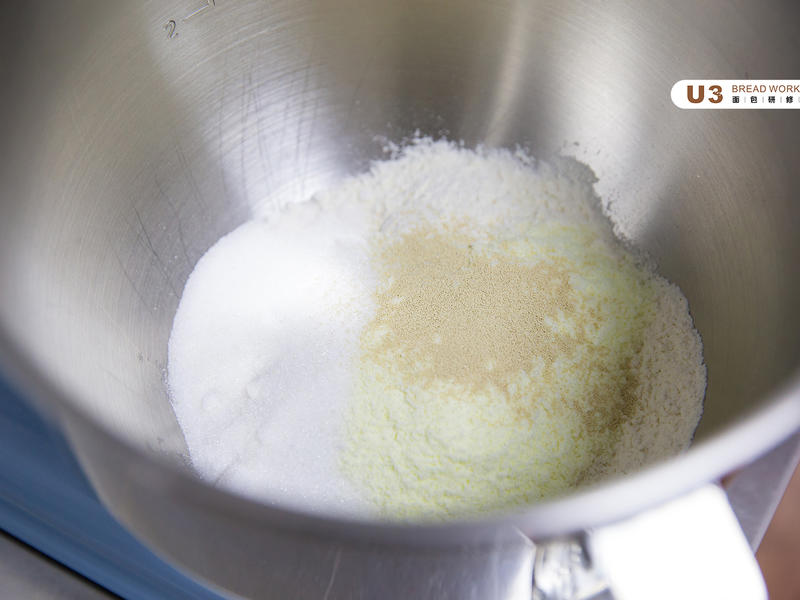 纯奶手撕吐司的做法 步骤1