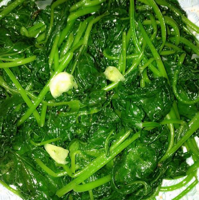 咕咚小妖精做的蒜炒红薯叶