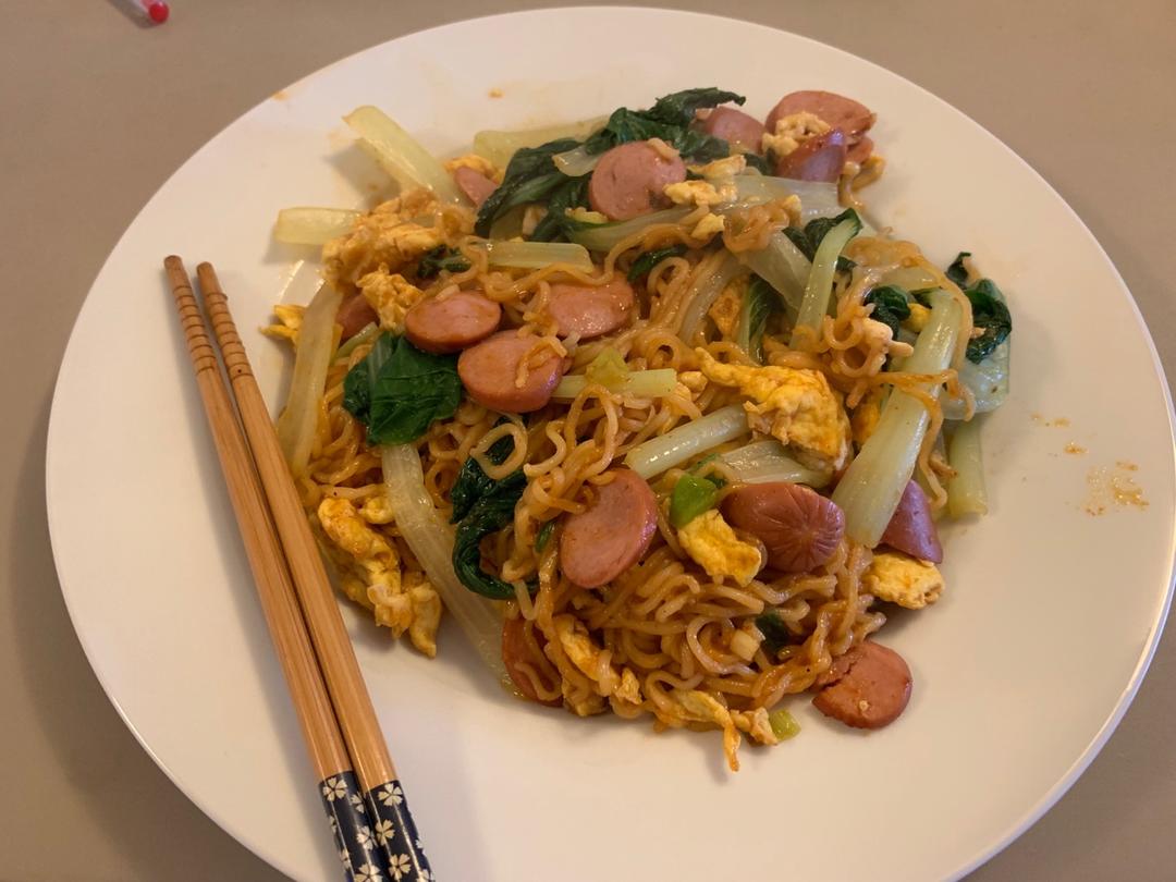 路边摊风味炒方便面