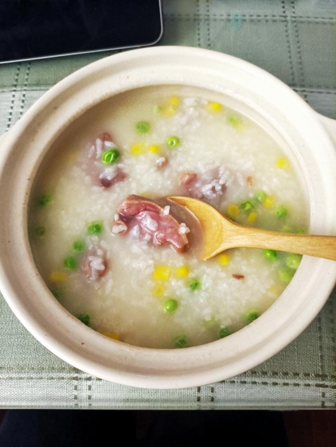 腊鸭腿青豆粥