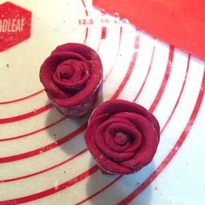甜菜根红玫瑰馒头的做法 步骤11