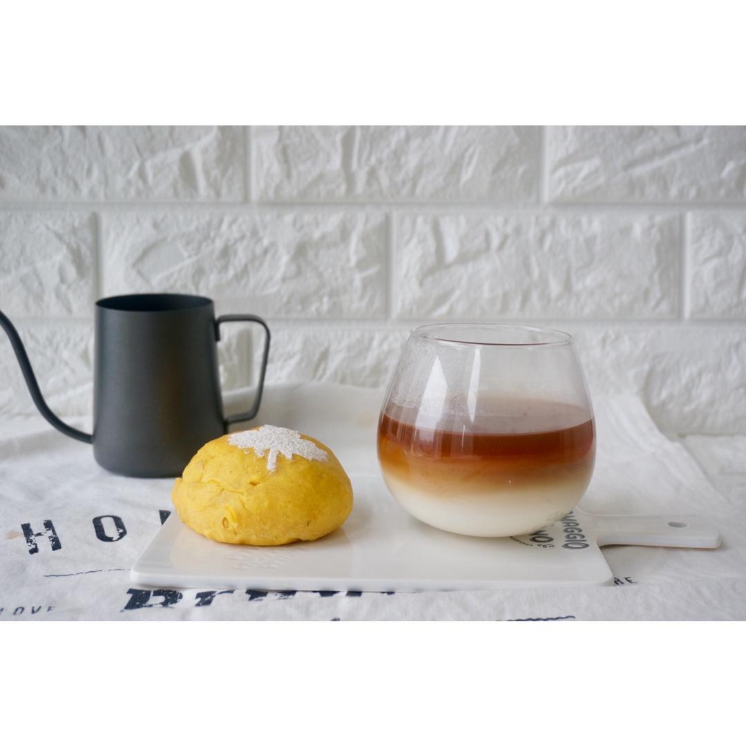 爆炸头老虎做的手冲渐变牛奶咖啡超美丽