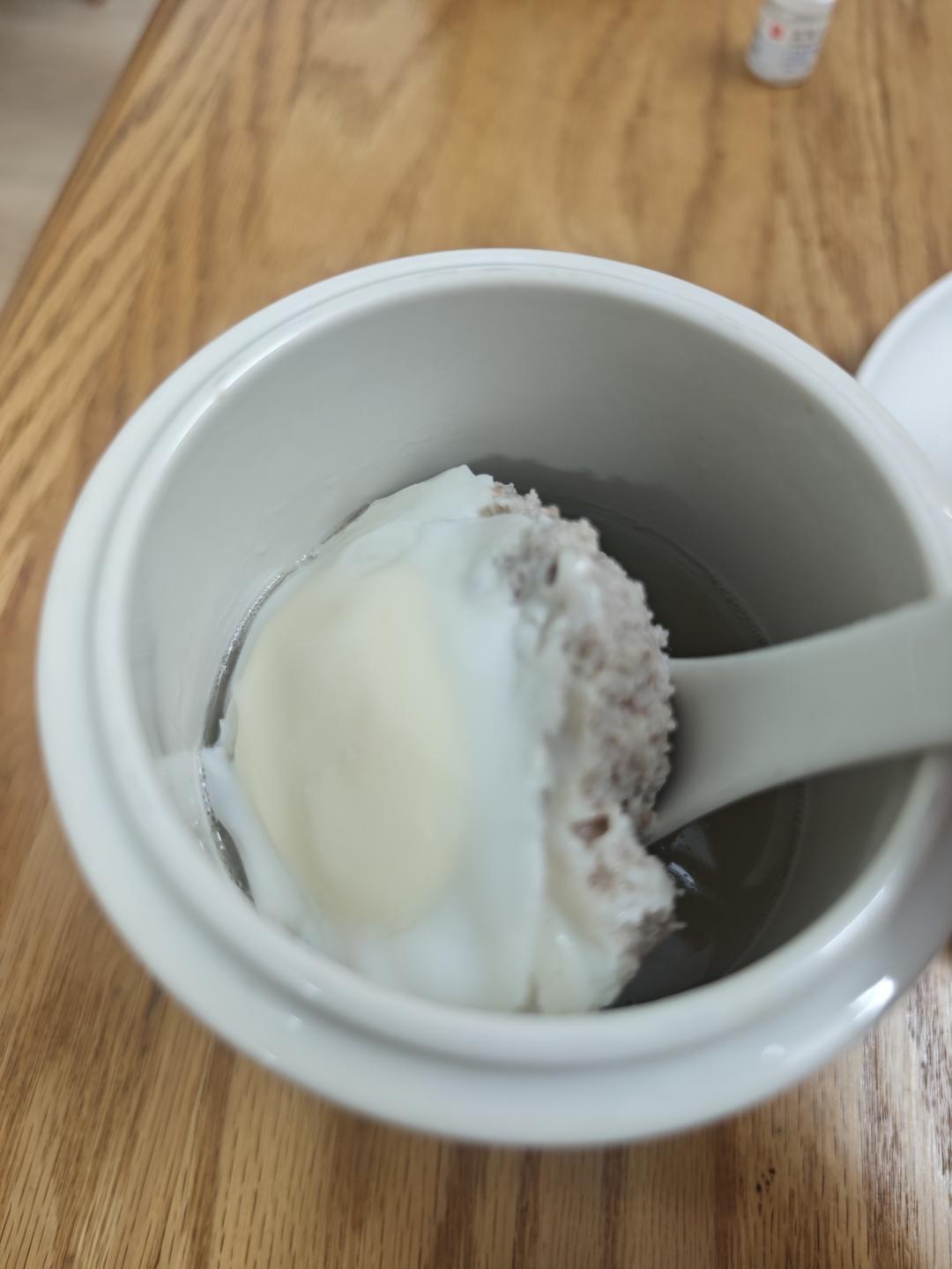 南昌鸡蛋肉饼瓦罐汤！是鸡蛋死死压着肉饼卧在罐底的那种！（电炖盅版）