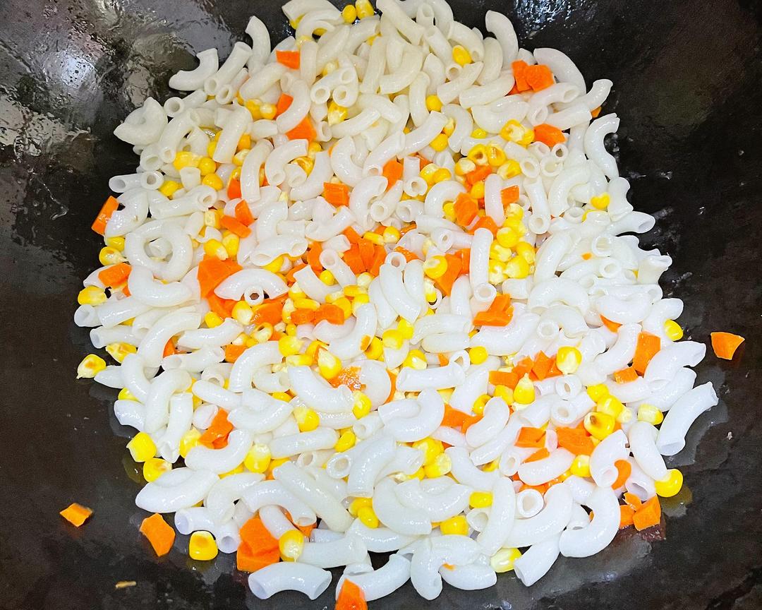 粟米红萝卜瘦肉通心粉的做法 步骤6