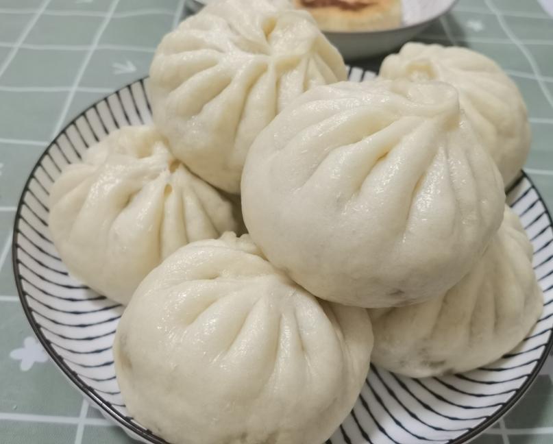 鲜嫩爆汁白萝卜丝肉包