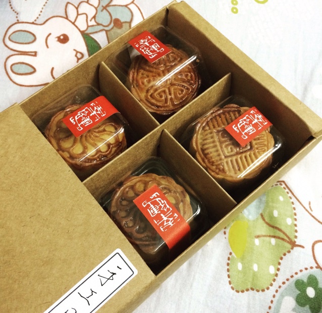 广式月饼—蛋黄莲蓉月饼