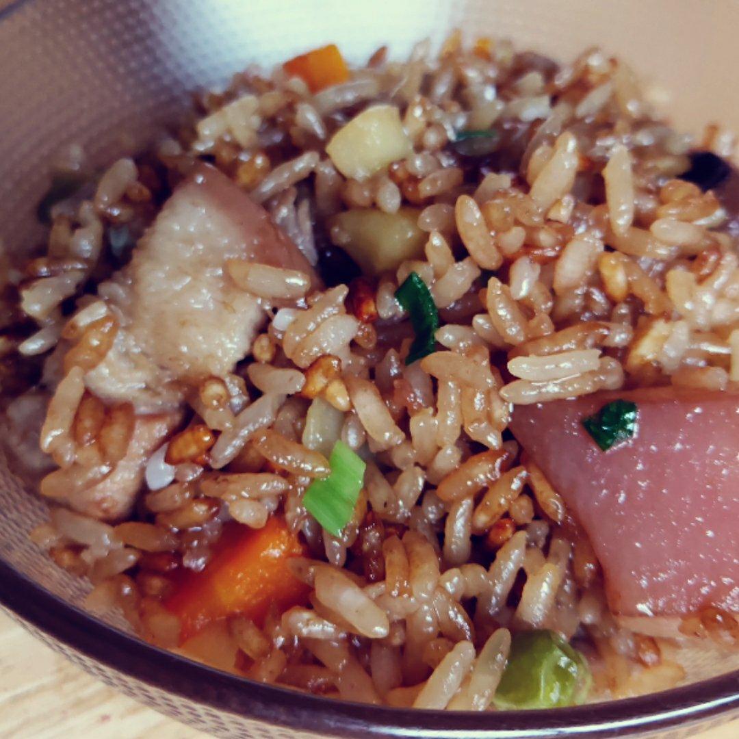 土豆五花肉焖饭